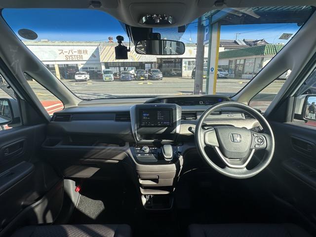 フリード＋ハイブリッド ハイブリッドＢ　社外ナビゲーション（ＡＶＩＣ－ＲＺ１１４）・バックモニター付　ホンダセンシング　アダプティブクルーズコントロール　両側スライドドア　スマートキー　オートエアコン　電動格納式ドアミラー（8枚目）