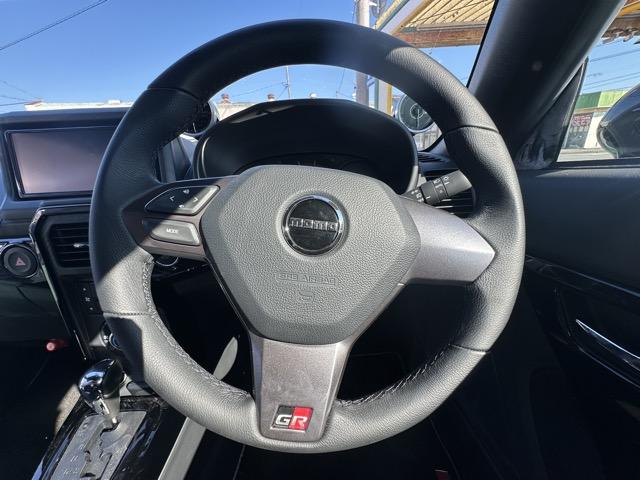 コペン ＧＲ　スポーツ　ＣＶＴ　社外マフラー　車高調　純正ナビゲーション　バックカメラ　スマートキー　ＬＥＤヘッドライト　フルオートエアコン　シートヒーター　ＲＥＣＡＲＯシート　ＢＢＳホイール　ＭＯＭＯハンドル　フォグランプ（8枚目）