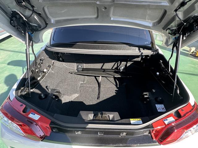 コペン ＧＲ　スポーツ　ＣＶＴ　社外マフラー　車高調　純正ナビゲーション　バックカメラ　スマートキー　ＬＥＤヘッドライト　フルオートエアコン　シートヒーター　ＲＥＣＡＲＯシート　ＢＢＳホイール　ＭＯＭＯハンドル　フォグランプ（10枚目）