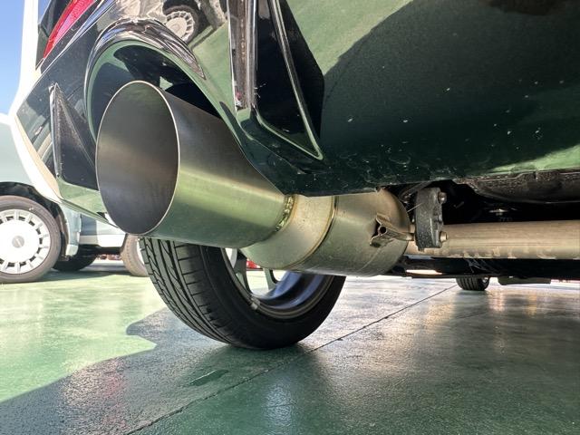 コペン ＧＲ　スポーツ　ＣＶＴ　社外マフラー　車高調　純正ナビゲーション　バックカメラ　スマートキー　ＬＥＤヘッドライト　フルオートエアコン　シートヒーター　ＲＥＣＡＲＯシート　ＢＢＳホイール　ＭＯＭＯハンドル　フォグランプ（13枚目）