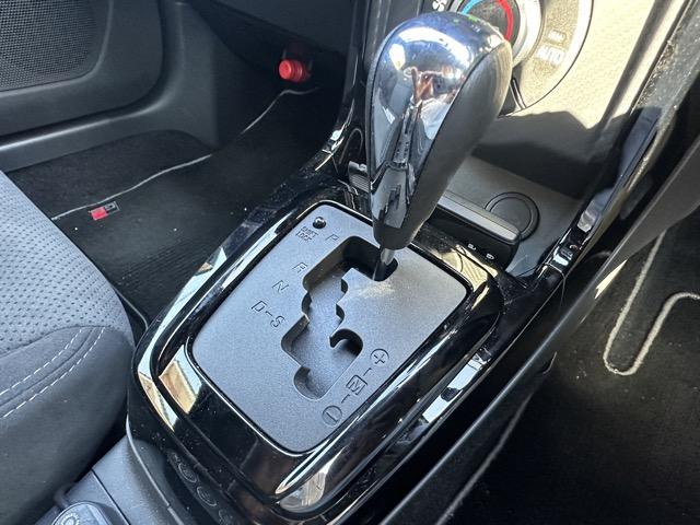 コペン ＧＲ　スポーツ　ＣＶＴ　社外マフラー　車高調　純正ナビゲーション　バックカメラ　スマートキー　ＬＥＤヘッドライト　フルオートエアコン　シートヒーター　ＲＥＣＡＲＯシート　ＢＢＳホイール　ＭＯＭＯハンドル　フォグランプ（18枚目）