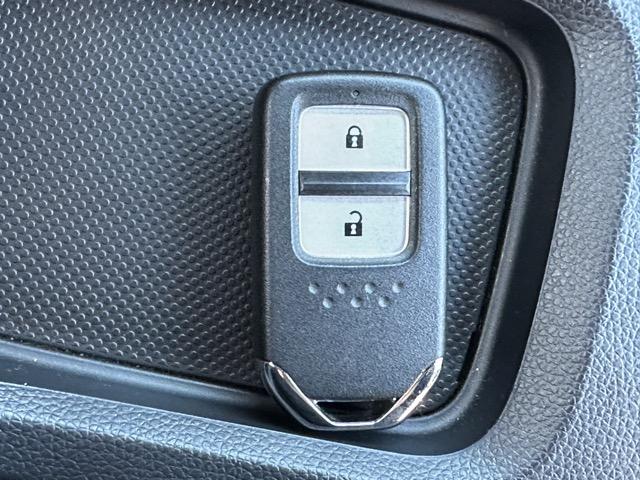 Ｓ６６０ β　走行距離２，１２３ｋｍ　ＣＶＴ　ＬＥＤヘッドライト　フルオートエアコン　スポーツファブリックシート　パドルシフト　プッシュエンジンスタート　スマートキー　パワーリアウィンドウ（19枚目）