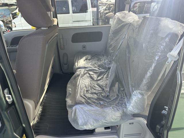 エブリイ ジョインターボ　ＣＶＴ　バックアイカメラ付きディスプレイオーディオ　スマートキー　ＬＥＤヘッドライト　両側スライドドア　シートヒーター　ＵＳＢ充電ソケット　ルーフコンソール　電動格納ドアミラー　前後パワーウィンドー（7枚目）