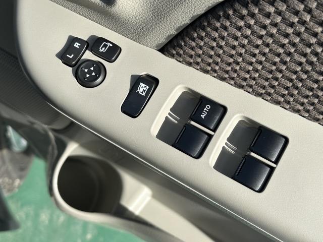 エブリイ ジョインターボ　ＣＶＴ　バックアイカメラ付きディスプレイオーディオ　スマートキー　ＬＥＤヘッドライト　両側スライドドア　シートヒーター　ＵＳＢ充電ソケット　ルーフコンソール　電動格納ドアミラー　前後パワーウィンドー（17枚目）