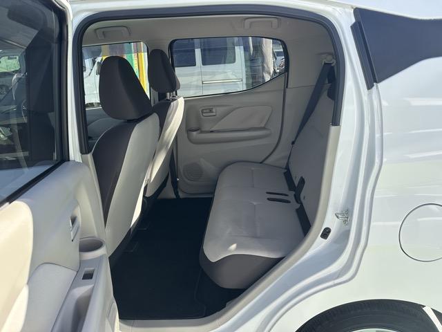 デイズ Ｂ　社外オーディオ　キーレス　電動格納ドアミラー　前後パワーウィンドー　ベンチシート　アイドリングストップ　オートライト　衝突被害軽減ブレーキ　エアコン　パワステ（7枚目）