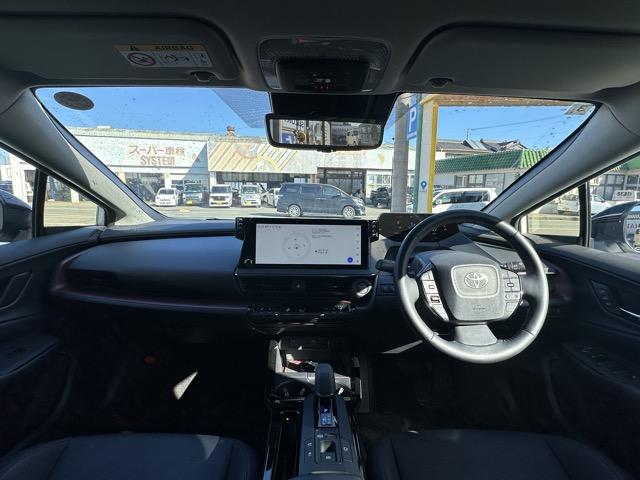 プリウス Ｚ　４ＷＤ　純正ディスプレイオーディオ　パノラマカメラ　ＥＴＣ　スマートキー　ＬＥＤ　フルオートエアコン　シートヒーター＆ベンチレーション　パワーバックドア　ＡＣ１００Ｖ電源　デジタルインナーミラー（9枚目）