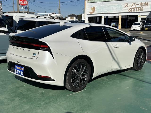 プリウス Ｚ　４ＷＤ　純正ディスプレイオーディオ　パノラマカメラ　ＥＴＣ　スマートキー　ＬＥＤ　フルオートエアコン　シートヒーター＆ベンチレーション　パワーバックドア　ＡＣ１００Ｖ電源　デジタルインナーミラー（17枚目）