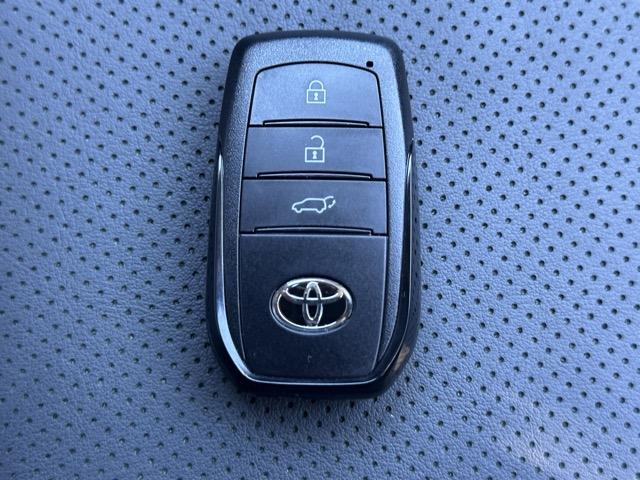 プリウス Ｚ　４ＷＤ　純正ディスプレイオーディオ　パノラマカメラ　ＥＴＣ　スマートキー　ＬＥＤ　フルオートエアコン　シートヒーター＆ベンチレーション　パワーバックドア　ＡＣ１００Ｖ電源　デジタルインナーミラー（38枚目）