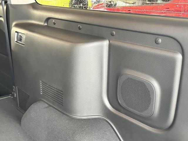 キャラバン ロングオーテックラインプラス　ブラックパッケージ　ディーゼル車　４ＷＤ　左パワースライドドア　寒冷地仕様　スマートキー　ＬＥＤヘッドライト　デジタルインナーミラー　オートエアコン　シートヒーター　アラウンドビューモニター　フォグランプ　登録済未使用車（16枚目）