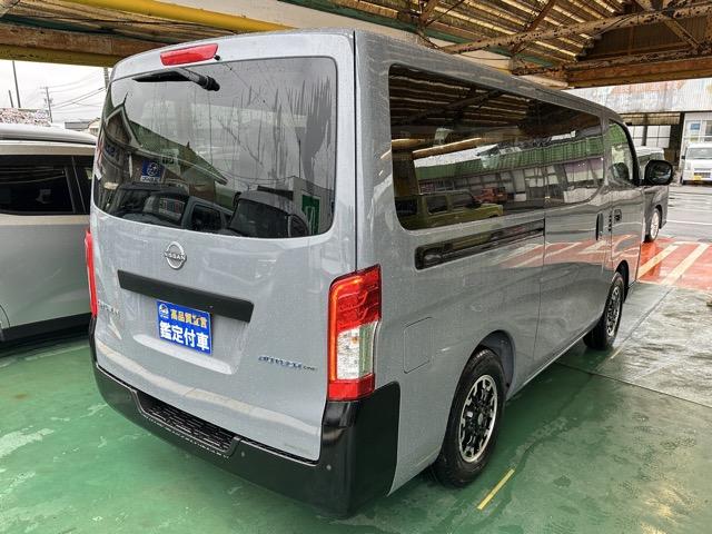 キャラバン ロングオーテックラインプラス　ブラックパッケージ　ディーゼル車　４ＷＤ　左パワースライドドア　寒冷地仕様　スマートキー　ＬＥＤヘッドライト　デジタルインナーミラー　オートエアコン　シートヒーター　アラウンドビューモニター　フォグランプ　登録済未使用車（17枚目）