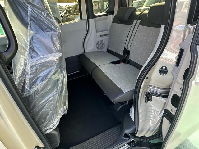 Ｎ－ＢＯＸ ファッションスタイル　コンフォートパッケージ装着車／運転席・助手席シートヒーター　パワースライドドア　リアセンターアームレスト　シートバックテーブル　オートリトラミラー　ホンダセンシング　ＬＥＤヘッドライト　届出済未使用車（7枚目）
