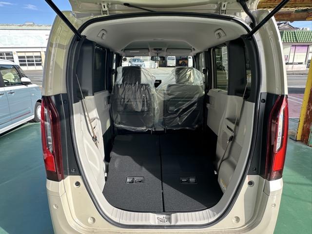 Ｎ－ＢＯＸ ファッションスタイル　コンフォートパッケージ装着車／運転席・助手席シートヒーター　パワースライドドア　リアセンターアームレスト　シートバックテーブル　オートリトラミラー　ホンダセンシング　ＬＥＤヘッドライト　届出済未使用車（14枚目）