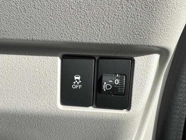 Ｎ－ＢＯＸ ファッションスタイル　コンフォートパッケージ装着車／運転席・助手席シートヒーター　パワースライドドア　リアセンターアームレスト　シートバックテーブル　オートリトラミラー　ホンダセンシング　ＬＥＤヘッドライト　届出済未使用車（19枚目）