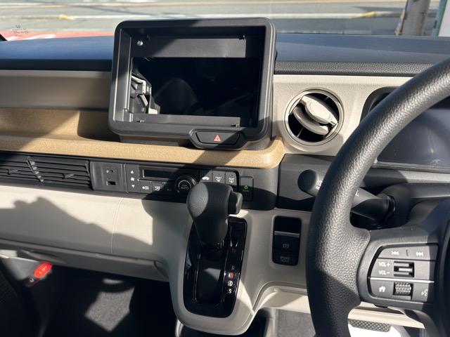 Ｎ－ＢＯＸ ファッションスタイル　コンフォートパッケージ装着車／運転席・助手席シートヒーター　パワースライドドア　リアセンターアームレスト　シートバックテーブル　オートリトラミラー　ホンダセンシング　ＬＥＤヘッドライト　届出済未使用車（20枚目）