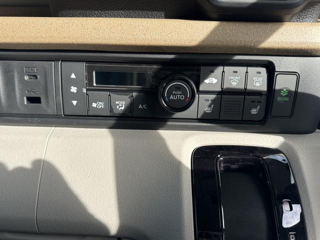 Ｎ－ＢＯＸ ファッションスタイル　コンフォートパッケージ装着車／運転席・助手席シートヒーター　パワースライドドア　リアセンターアームレスト　シートバックテーブル　オートリトラミラー　ホンダセンシング　ＬＥＤヘッドライト　届出済未使用車（21枚目）