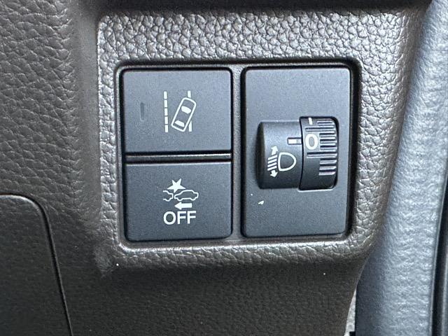 N-BOX L ディスプレイオーディオ バックカメラ スマートキー LEDヘッドライト 片側パワースライドドア フルオートエアコン シートヒーター ロールサンシェード シートバックテーブル 衝突被害軽減ブレーキ(18枚目)