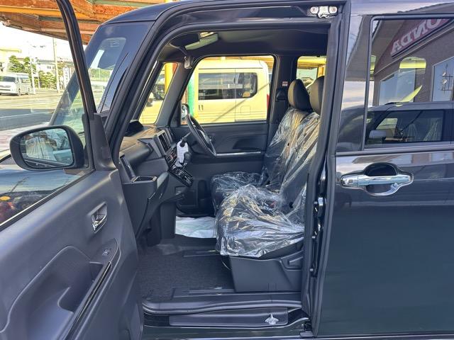 タント カスタムX スマートキー LEDヘッドライト 両側パワースライドドア フルオートエアコン シートヒーター ロールサンシェード シートバックテーブル 電気式パーキングブレーキ フォグランプ 届出済未使用車(6枚目)