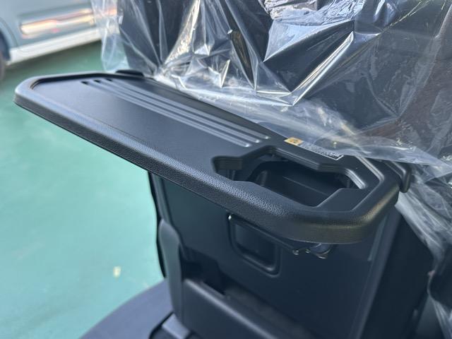 タント カスタムX スマートキー LEDヘッドライト 両側パワースライドドア フルオートエアコン シートヒーター ロールサンシェード シートバックテーブル 電気式パーキングブレーキ フォグランプ 届出済未使用車(10枚目)