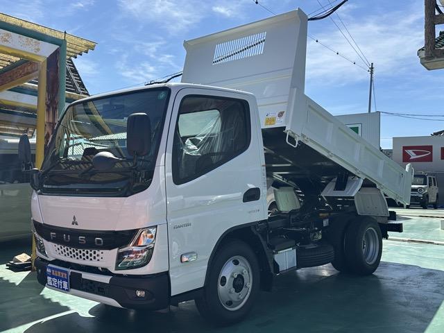 キャンター 全低床強化ダンプ 5MT 3t全低床強化ダンプ バックカメラ付 EZGO サイドガードアシスト スマートキー LEDヘッドライト 電動格納ドアミラー フォグランプ Bluetoothオーディオ ルーフコンソール(4枚目)