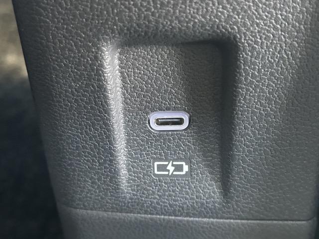 アルファードハイブリッド Ｚ　ユニバーサルステップ　純正ナビゲーション　パノラマカメラ　ＥＴＣ　デジタルインナーミラー　シートヒーター＆ベンチレーション　パワーシート　パワーバックドア　リヤオートエアコン　ＡＣ１００Ｖ電源（10枚目）