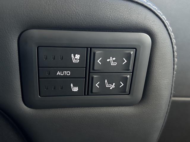 アルファードハイブリッド Ｚ　ユニバーサルステップ　純正ナビゲーション　パノラマカメラ　ＥＴＣ　デジタルインナーミラー　シートヒーター＆ベンチレーション　パワーシート　パワーバックドア　リヤオートエアコン　ＡＣ１００Ｖ電源（18枚目）