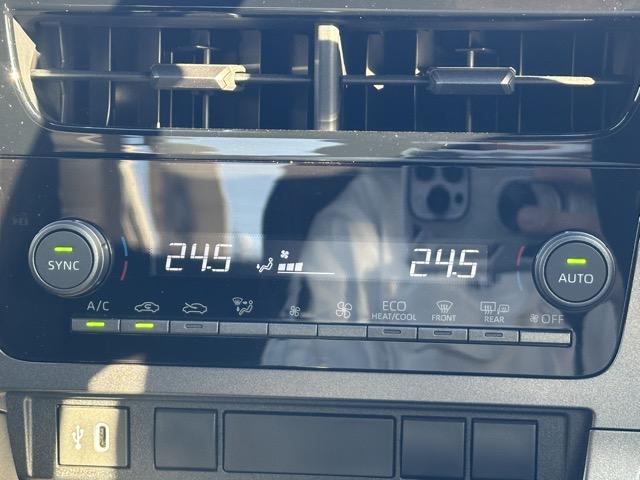 ＧＲヤリス ＲＺ　走行距離３，５００ｋｍ　４ＷＤ　６ＭＴ　セーフティセンス　ディスプレイオーディオ　バックモニター　ＥＴＣ　本革巻ステアリング　インタークーラースプレー　１８インチアルミホイール　スマートキー（26枚目）