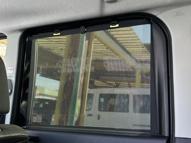 タント ファンクロス　パノラマアップグレードパック　スマートキー　ＬＥＤヘッドライト　両側パワースライドドア　フルオートエアコン　シートヒーター　ロールサンシェード　シートバックテーブル　電気式パーキングブレーキ（11枚目）