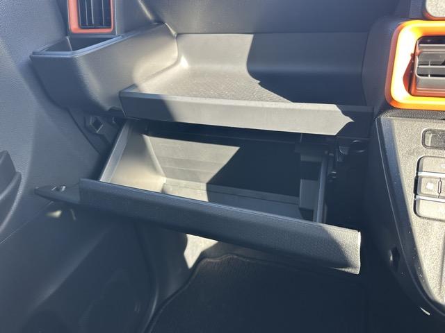 タント ファンクロス　パノラマアップグレードパック　スマートキー　ＬＥＤヘッドライト　両側パワースライドドア　フルオートエアコン　シートヒーター　ロールサンシェード　シートバックテーブル　電気式パーキングブレーキ（26枚目）