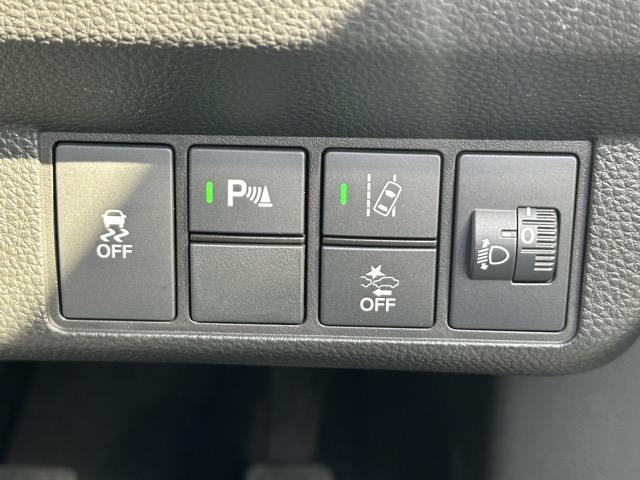 Ｎ－ＷＧＮカスタム Ｌ・ターボ　社外ナビゲーション付　ホンダセンシング　ＬＥＤヘッドランプ　電子制御パーキングブレーキ　オートブレーキホールド機能　運転席・助手席シートヒーター　本革巻ステアリング　バックモニター　スマートキー（16枚目）