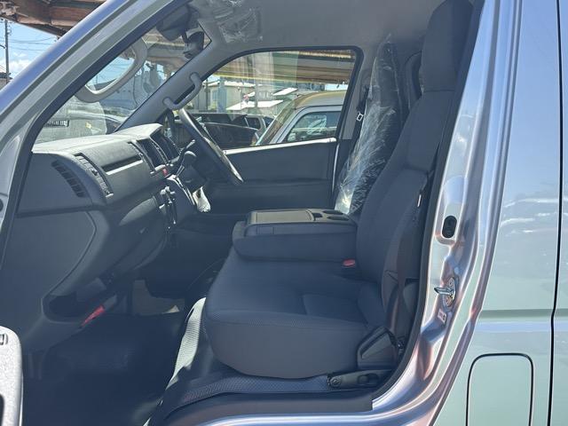 ブローニィバン ロングＧＬ　ディーゼル車　４ＷＤ　キーレス　ＬＥＤヘッドライト　両側スライドドア　電動格納ドアミラー　パワーウィンドー　リヤクーラー＆リヤヒーター　衝突被害軽減ブレーキ　オートライト　登録済未使用車（7枚目）