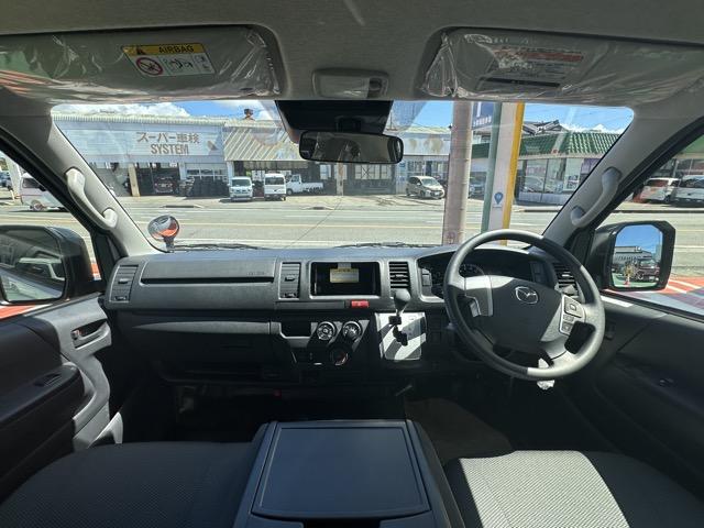 ブローニィバン ロングＧＬ　ディーゼル車　４ＷＤ　キーレス　ＬＥＤヘッドライト　両側スライドドア　電動格納ドアミラー　パワーウィンドー　リヤクーラー＆リヤヒーター　衝突被害軽減ブレーキ　オートライト　登録済未使用車（10枚目）