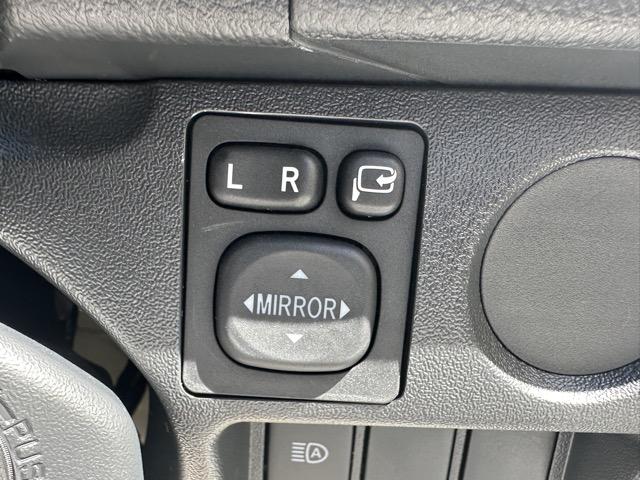 ブローニィバン ロングＧＬ　ディーゼル車　４ＷＤ　キーレス　ＬＥＤヘッドライト　両側スライドドア　電動格納ドアミラー　パワーウィンドー　リヤクーラー＆リヤヒーター　衝突被害軽減ブレーキ　オートライト　登録済未使用車（20枚目）