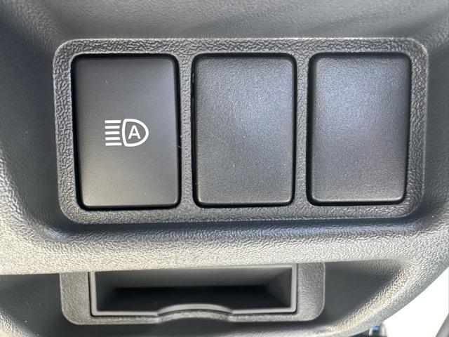 ブローニィバン ロングＧＬ　ディーゼル車　４ＷＤ　キーレス　ＬＥＤヘッドライト　両側スライドドア　電動格納ドアミラー　パワーウィンドー　リヤクーラー＆リヤヒーター　衝突被害軽減ブレーキ　オートライト　登録済未使用車（21枚目）