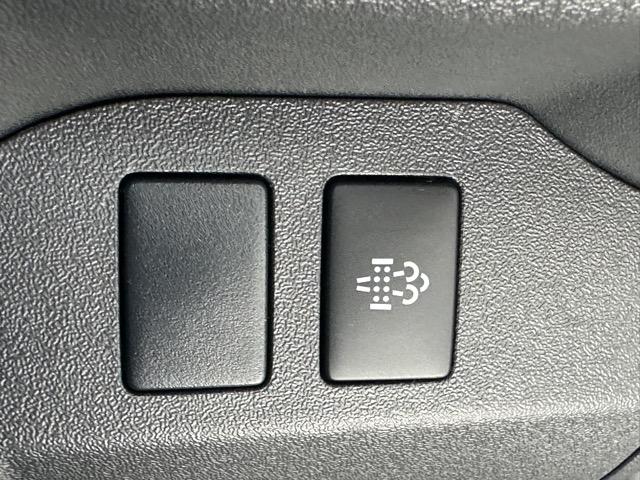 ブローニィバン ロングＧＬ　ディーゼル車　４ＷＤ　キーレス　ＬＥＤヘッドライト　両側スライドドア　電動格納ドアミラー　パワーウィンドー　リヤクーラー＆リヤヒーター　衝突被害軽減ブレーキ　オートライト　登録済未使用車（23枚目）