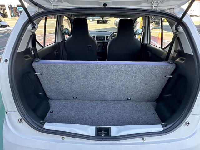 アルト Ｆ　５ＡＧＳ車　純正ＣＤデッキ　キーレス　前側パワーウィンドー　エアコン　パワステ（10枚目）