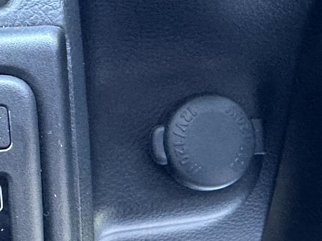 アルト Ｆ　５ＡＧＳ車　純正ＣＤデッキ　キーレス　前側パワーウィンドー　エアコン　パワステ（18枚目）