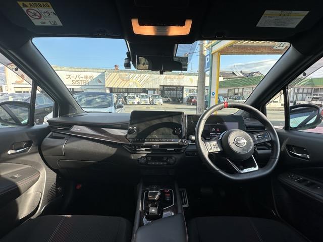 オーラ ニスモ 純正ナビゲーション アラウンドビューモニター プロパイロット ワイヤレス充電器 BOSEスピーカー ETC デジタルインナーミラー 専用革巻きハンドル シートヒーター&ハンドルヒーター フォグランプ(8枚目)