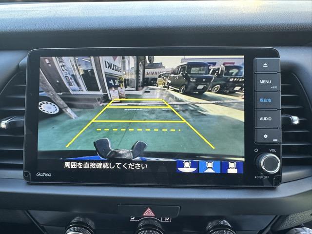 フィット ｅ：ＨＥＶホーム　純正ナビゲーション　バックカメラ　スマートキー　ＬＥＤヘッドライト　フルオートエアコン　革巻きハンドル　オートクルーズコントロール　オートライト　衝突被害軽減ブレーキ　電気式パーキングブレーキ（25枚目）