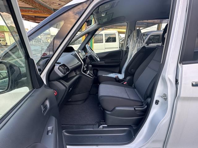 セレナ B ナビゲーション アラウンドビューモニター スマートキー 両側スライドドア フルオートエアコン リヤクーラー ロールサンシェード USB充電ソケット フォグランプ オートライト 衝突被害軽減ブレーキ(5枚目)