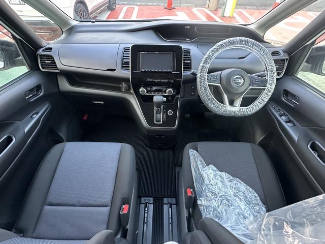 セレナ B ナビゲーション アラウンドビューモニター スマートキー 両側スライドドア フルオートエアコン リヤクーラー ロールサンシェード USB充電ソケット フォグランプ オートライト 衝突被害軽減ブレーキ(7枚目)