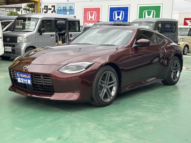 フェアレディZ バージョンT AT車 純正ナビゲーション バックカメラ ETC BOSEスピーカー スマートキー LEDヘッドライト フルオートエアコン 革巻きハンドル オートクルーズコントロール パドルシフト アルミペダル(4枚目)