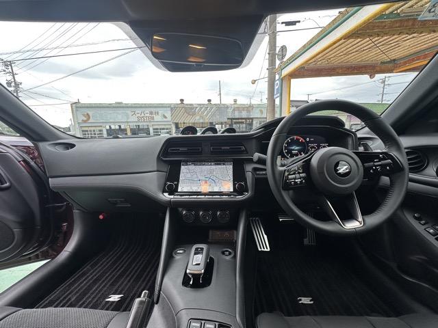 フェアレディZ バージョンT AT車 純正ナビゲーション バックカメラ ETC BOSEスピーカー スマートキー LEDヘッドライト フルオートエアコン 革巻きハンドル オートクルーズコントロール パドルシフト アルミペダル(7枚目)