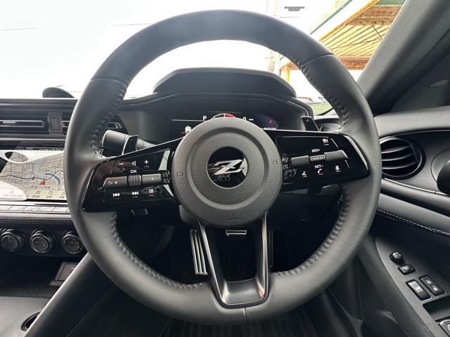 フェアレディZ バージョンT AT車 純正ナビゲーション バックカメラ ETC BOSEスピーカー スマートキー LEDヘッドライト フルオートエアコン 革巻きハンドル オートクルーズコントロール パドルシフト アルミペダル(8枚目)