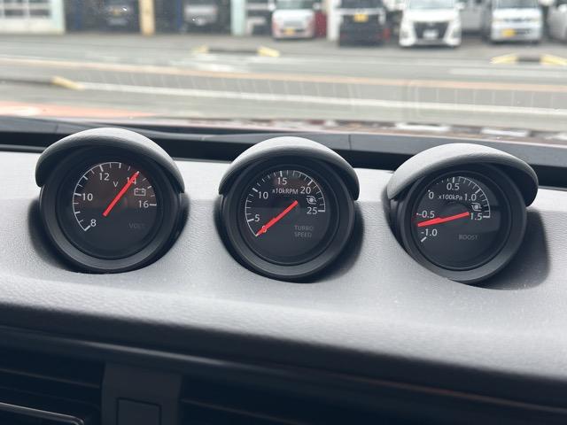 フェアレディZ バージョンT AT車 純正ナビゲーション バックカメラ ETC BOSEスピーカー スマートキー LEDヘッドライト フルオートエアコン 革巻きハンドル オートクルーズコントロール パドルシフト アルミペダル(22枚目)