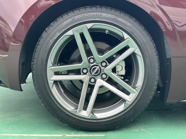 フェアレディＺ ベースグレード　ＡＴ車　純正ナビゲーション　バックカメラ　スマートキー　ＬＥＤヘッドライト　フルオートエアコン　革巻きハンドル　オートクルーズコントロール　パドルシフト　アルミペダル　フォグランプ（13枚目）