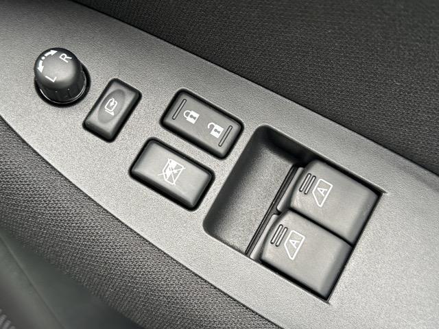 フェアレディＺ ベースグレード　ＡＴ車　純正ナビゲーション　バックカメラ　スマートキー　ＬＥＤヘッドライト　フルオートエアコン　革巻きハンドル　オートクルーズコントロール　パドルシフト　アルミペダル　フォグランプ（16枚目）