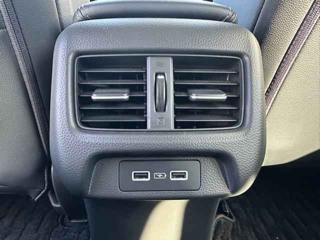 ZR-V X 純正ナビゲーション バックカメラ スマートキー LEDヘッドライト フルオートエアコン パワーバックドア 革巻きハンドル オートクルーズコントロール USB充電ソケット 衝突被害軽減ブレーキ(8枚目)