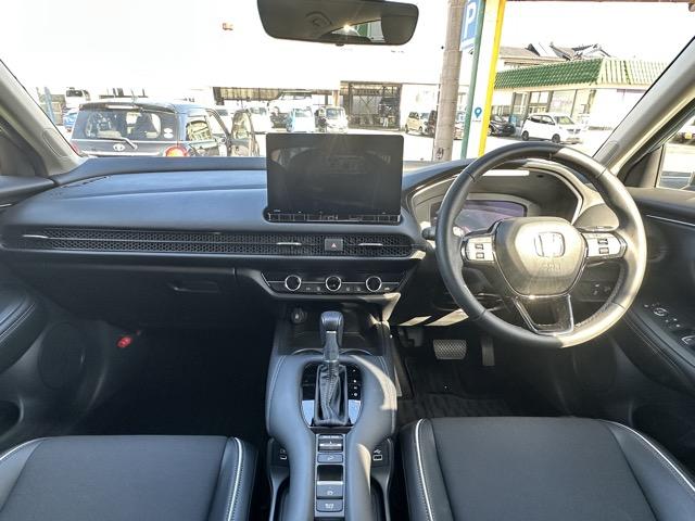 ZR-V X 純正ナビゲーション バックカメラ スマートキー LEDヘッドライト フルオートエアコン パワーバックドア 革巻きハンドル オートクルーズコントロール USB充電ソケット 衝突被害軽減ブレーキ(9枚目)