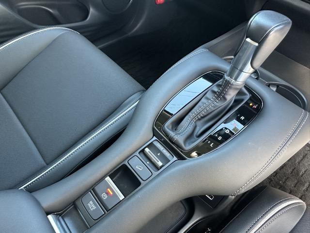 ZR-V X 純正ナビゲーション バックカメラ スマートキー LEDヘッドライト フルオートエアコン パワーバックドア 革巻きハンドル オートクルーズコントロール USB充電ソケット 衝突被害軽減ブレーキ(26枚目)