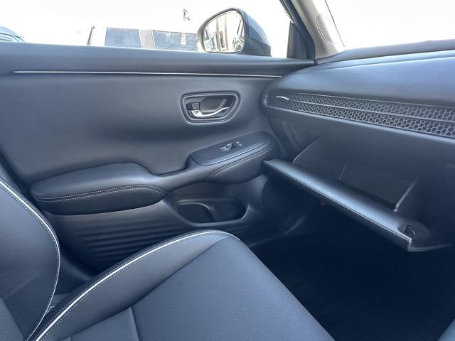 ZR-V X 純正ナビゲーション バックカメラ スマートキー LEDヘッドライト フルオートエアコン パワーバックドア 革巻きハンドル オートクルーズコントロール USB充電ソケット 衝突被害軽減ブレーキ(29枚目)